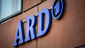 „Spiegelbildliche Antwort“