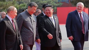 Kim Jong-un tritt aus der Isolation