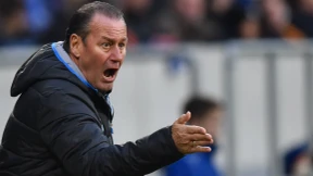 Stevens vergreift sich im Ton