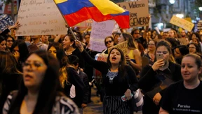 Tausende Frauen demonstrieren in Ecuador gegen Gewalt