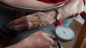 80.000 Menschen erhalten zusätzlich Pflegeleistungen