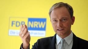 Lindner hievt FDP in NRW auf fünf Prozent