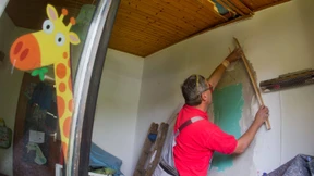 Rakete schlägt im Kinderzimmer ein