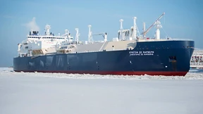 Gas-Tanker kann ohne Eisbrecher durchs Nordpolarmeer fahren