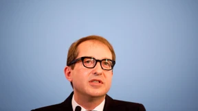 Dobrindt will Steuerüberschüsse in Straßen investieren