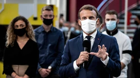 Macron kämpft mit seiner Maske