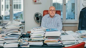 „Manchmal erträgt man das Gesundheitssystem nur mit Satire“