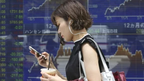 Bitte keine E-Mails im Gehen lesen!