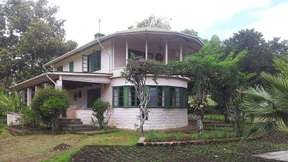 Bauen für Kommunisten und Kolonialisten