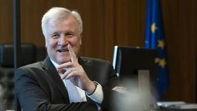 „Glauben Sie, ich vergesse zurückzutreten?“