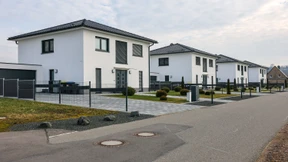 Wie Bausparer auf die gesunkenen Zinsen reagieren