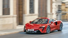 Der Supersportwagen mit den schlauen Reifen