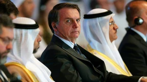 Bolsonaro bestellt angesehene Tageszeitung ab und droht Unternehmen