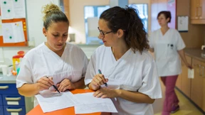 Spahn will Kliniken zu mehr Pflegepersonal zwingen