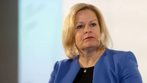 Ministerin auf Abruf