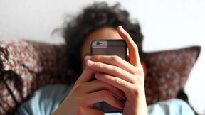 Fast jeder Zweite nutzt Smartphone zum Einkaufen