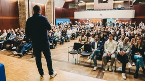 Azubis lernen Finanzwissen von Praktikern