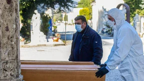 In Bergamo stauen sich die Särge