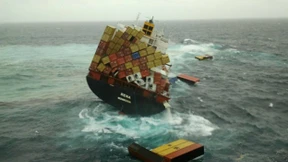 Die „Rena“ droht zu zerbrechen