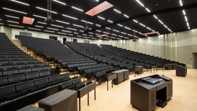 Im Hörsaal sind auch Juristen willkommen