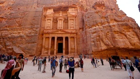 Massentourismus am Weltwunder Petra
