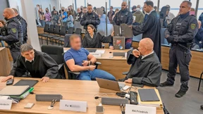 Drei Stunden allein für die Verlesung der Anklage