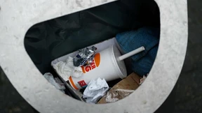 Streit um Zuckertütchen-Verbot