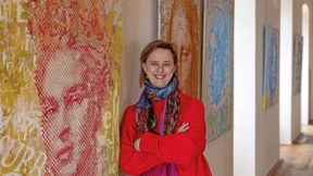 Schablone und Gips auf Jutesack