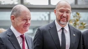 Scholz sagt Ukraine langfristige Unterstützung zu