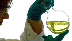 Chemie-Beschäftigte erhalten in zwei Stufen mehr Geld