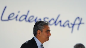 Jain wählt den Degen und Dimon den Säbel