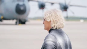 Verteidigungsministerin nahm Sohn mit