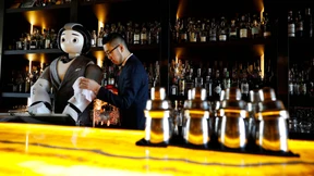 Ein Roboter als Barkeeper