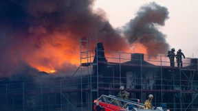 Ein Toter und mehrere Verletzte nach Bränden in Berlin