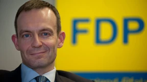 FDP wirft Merkel Wortbruch beim Soli vor 