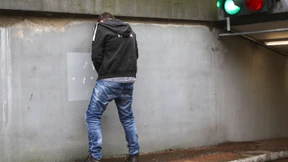 Bürgersteig als Klo benutzt: Gemeinde ermittelt Verdächtigen