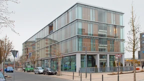 Hohe Provisionen und auffällige Gehälter