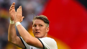 Beifall für Schweinsteiger, Geschenk für Podolski