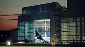 Zum Flugchaos kommt noch Streik