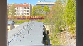 Nachts werden die Züge zu Pfeilen