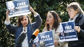 Protest gegen Auslieferung an Amerika