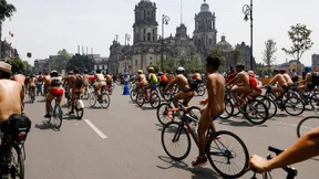 Nackt durch die Hauptstadt radeln