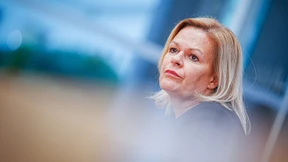 Faeser kündigt verschärftes Waffenrecht an