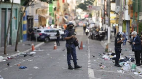 Polizisten töten Dutzende Menschen