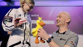 Gerst macht „Liegestütze unter dem Weihnachtsbaum“