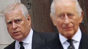 Wie sich König Charles von seinem Bruder Andrew distanziert