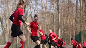 Ukrainische Fußballerinnen kicken in Köln
