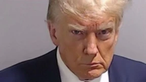 Biden über Trumps Polizeifoto: „Gut aussehender Typ“