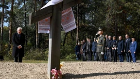 „Wer in meinem Land weiß vom Holocaust durch Kugeln?“