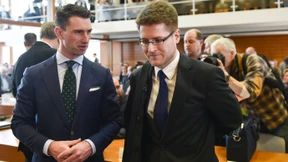 NPD stellt Befangenheitsanträge